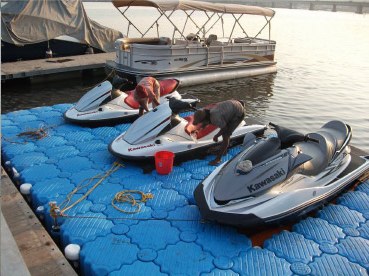 Jet-ski-Boat Drive On Parking — photo 2